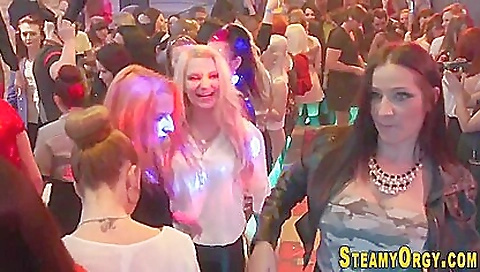 Hotazy pornstar get der fucked by a huge cock