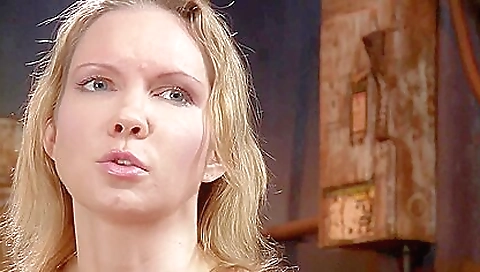 Sexy chick loves to fuck with a hot body