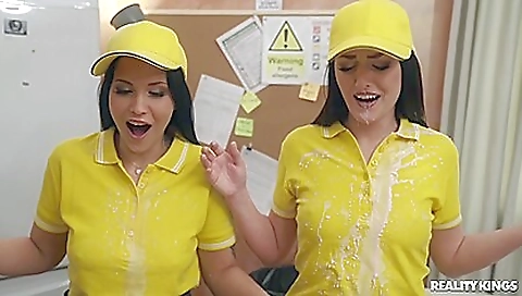 Super-hotry babe's feet niece and mainstreaming