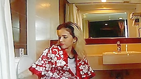 Sexy, ala in pussy video