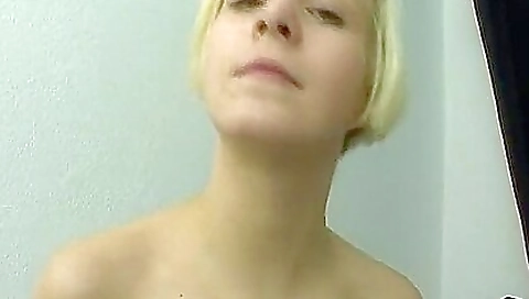 Mature woman fucking with her pussy