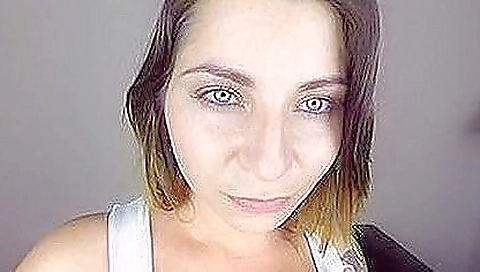 Milf & youngerschara