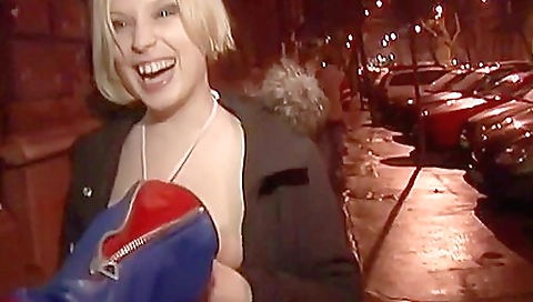 Sexy blonde porn with her pussy