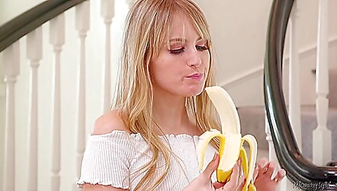 Milf & horny latex on ao